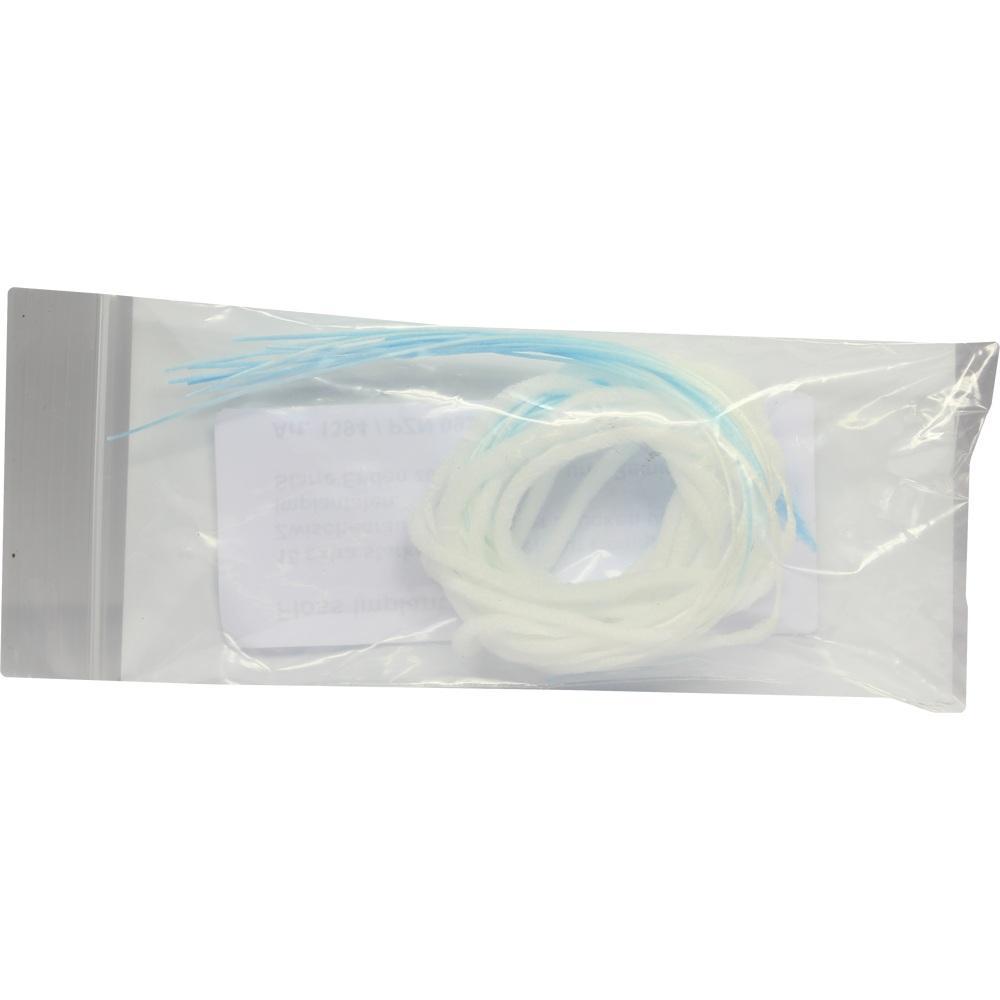 Weiße und blaue Fäden in einem transparenten Plastikbeutel.