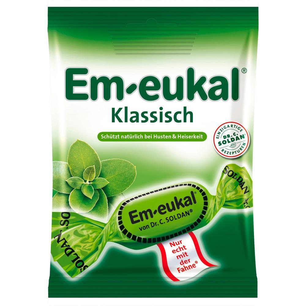Eine Packung grüner Em-eukal Bonbons für Husten und Heiserkeit.