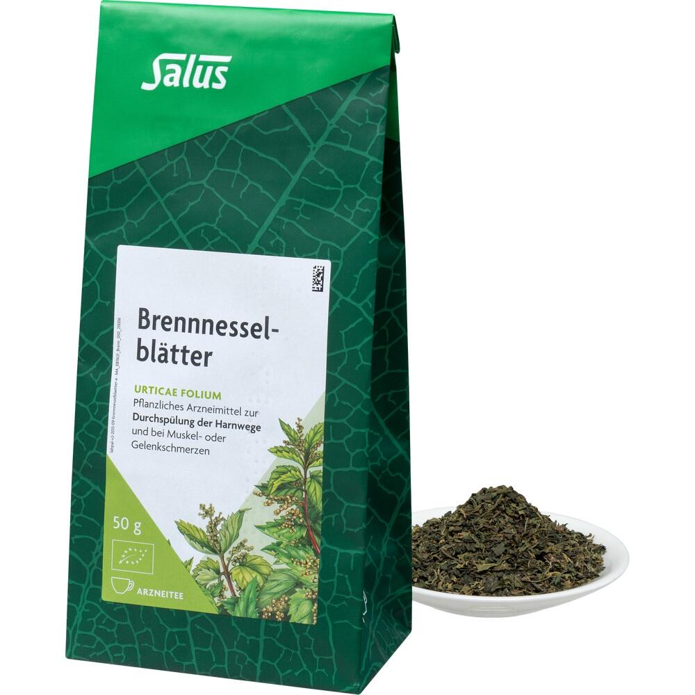 Eine grüne Packung mit Brennnesselblättern und ein Haufen Blätter auf einem Teller.