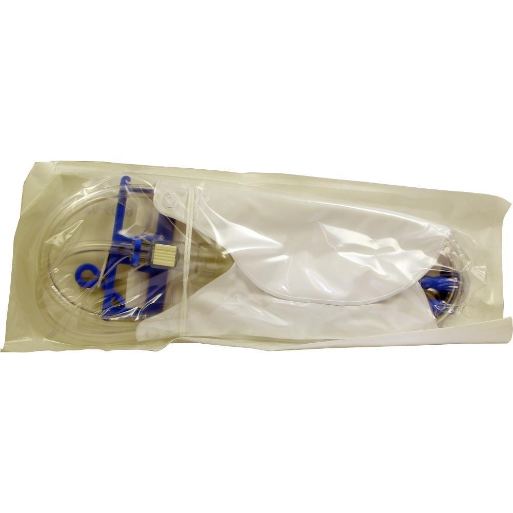 Verpacktes, medizinisches Gerät mit blauen Teilen in Plastikfolie.