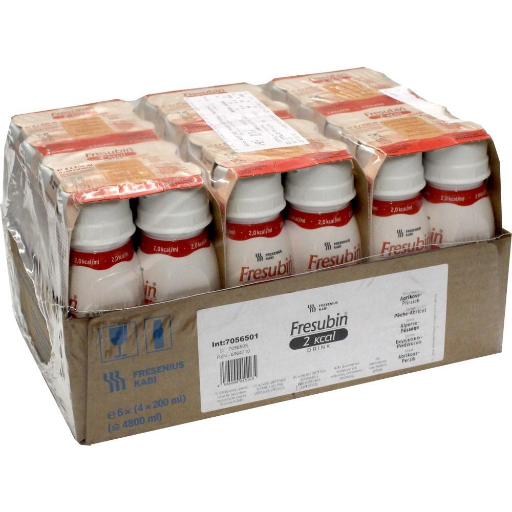 Eine Packung mit mehreren Flaschen Fresubin Trinknahrung.