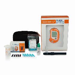 Ein Blutzuckermessgerät-Set mit Zubehör und einer Verpackung.