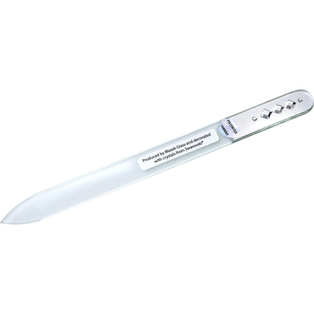 Eine gläserne Nagelfeile mit Strasssteinen verziert.