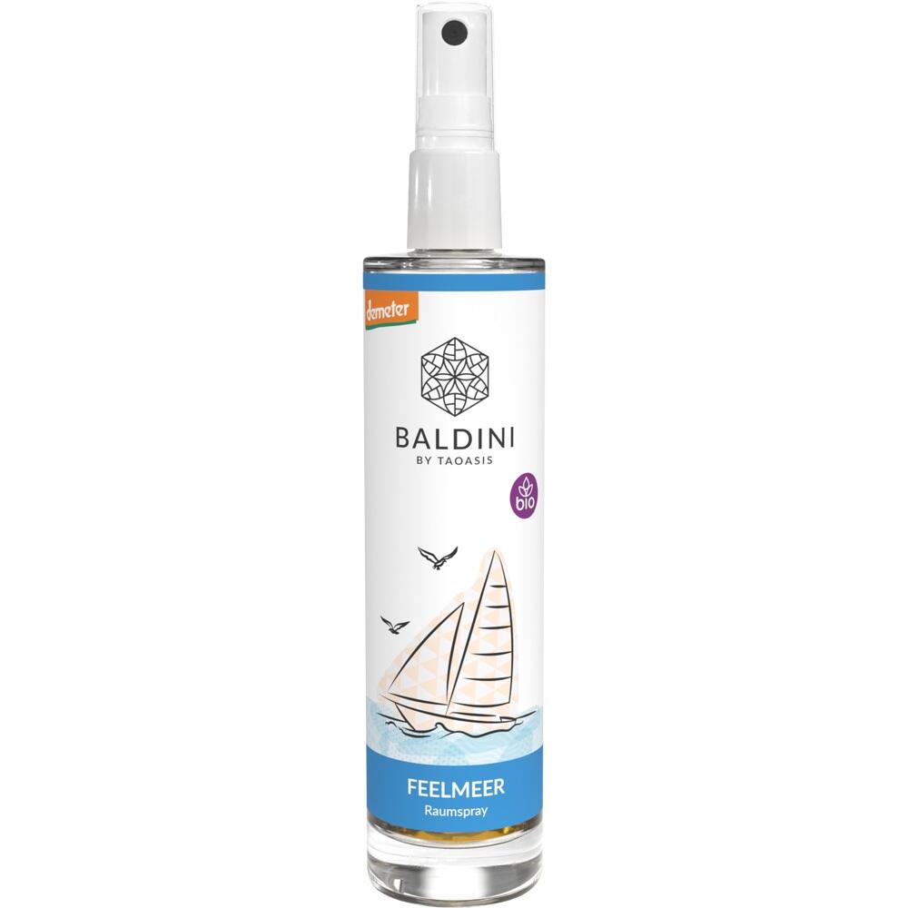 Eine Flasche Raumspray mit Segelboot und "Feelmeer" als Duftbeschreibung.