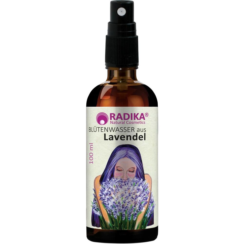 Braune Flasche mit Lavendelblüten und Aufschrift "Blütenwasser aus Lavendel".