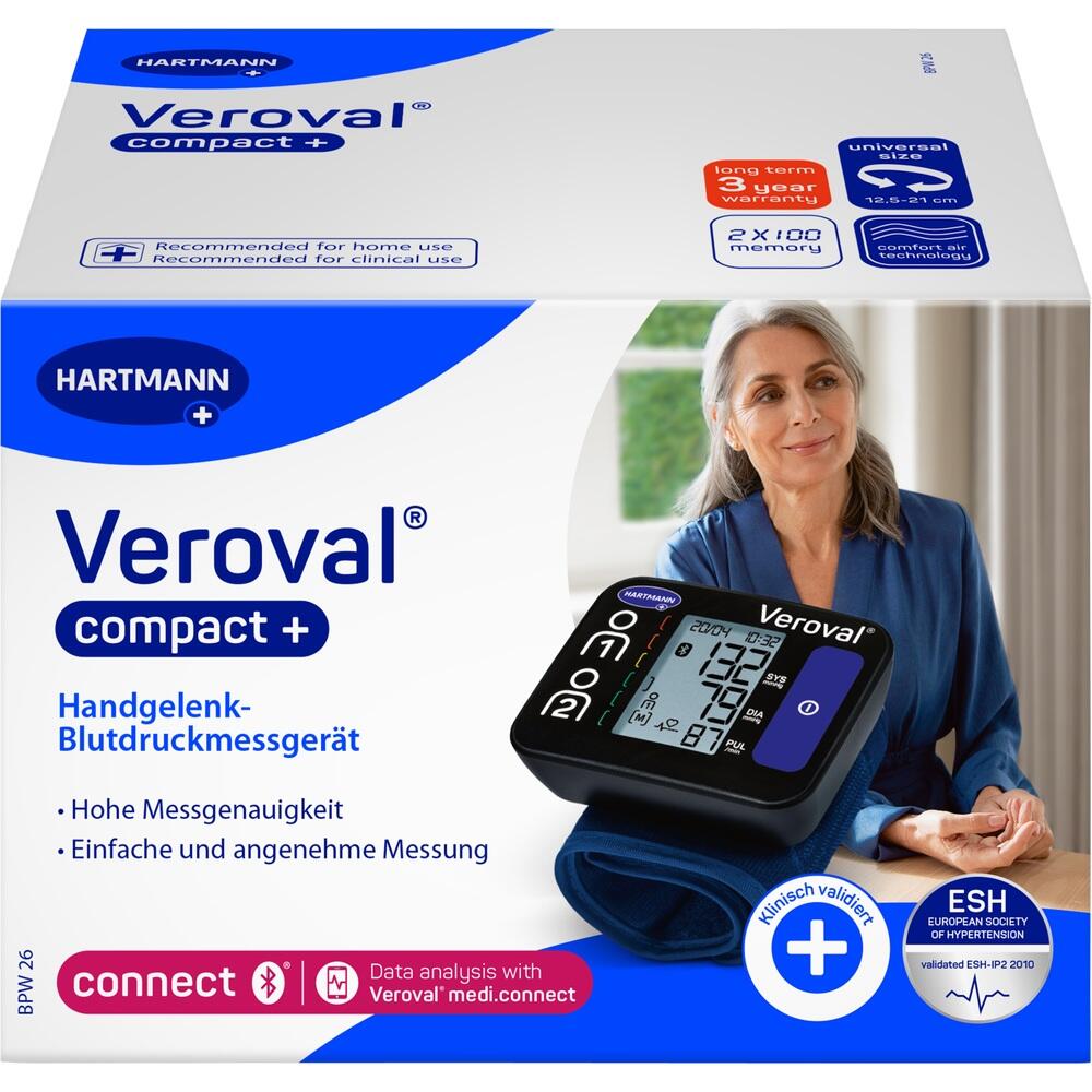 Frau benutzt ein digitales Handgelenk-Blutdruckmessgerät von Veroval.