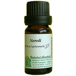 Kleines braunes Fläschchen mit schwarzem Deckel und dem Aufdruck "Neroli".